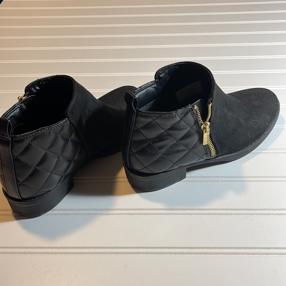 Nine West Black booties size 4 girls - Picture 3 of 7